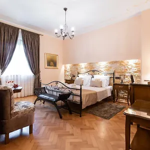 Unique Luxury Split